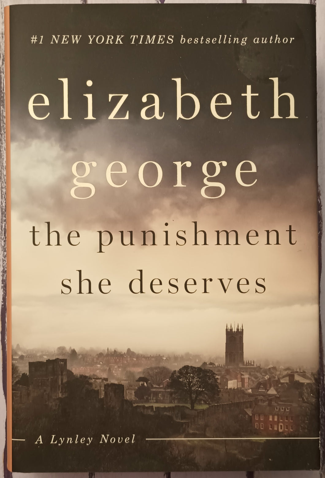 The Punishment She Deserves: A Lynley Novel