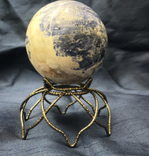 Load image into Gallery viewer, Flower Sphere Holder
