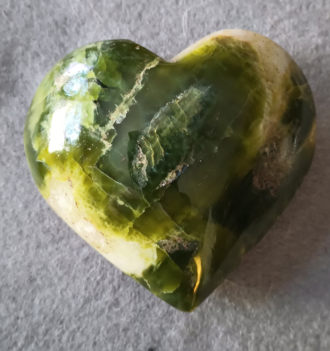 Tremolite Heart large (2 choices)