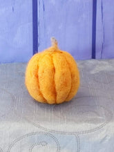 Load image into Gallery viewer, Handcrafted Felt Pumpkins
